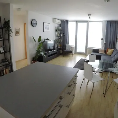 Sunny Free Parking Beauty Balcony View, 3 Towers Appartement