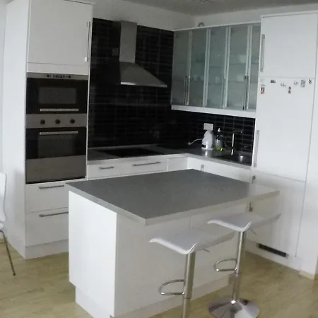 Sunny Free Parking Beauty Balcony View, 3 Towers Bratislava