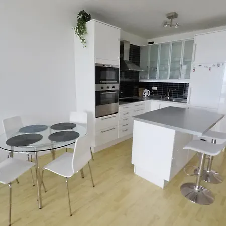 Sunny Free Parking Beauty Balcony View, 3 Towers Appartement *