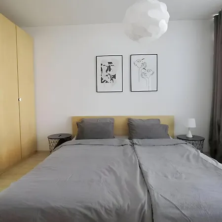 Sunny Free Parking Beauty Balcony View, 3 Towers Apartman *