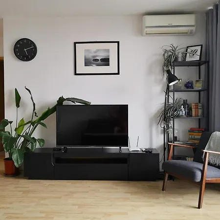 Apartman Sunny Free Parking Beauty Balcony View, 3 Towers *