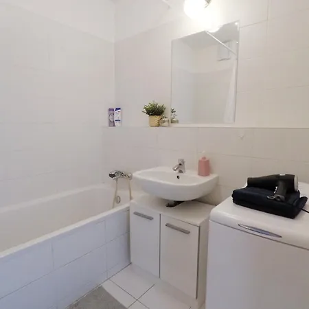 Sunny Free Parking Beauty Balcony View, 3 Towers ברטיסלאבה