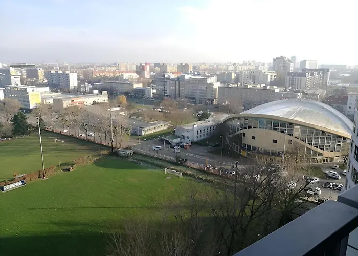 Апартаменти Sunny Free Parking Beauty Balcony View, 3 Towers Братислава